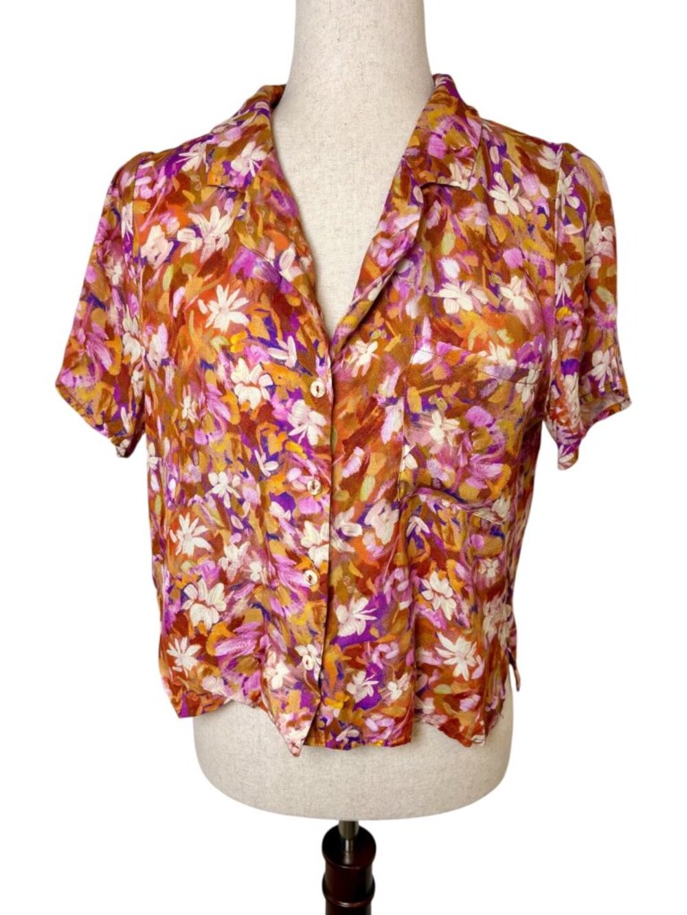 ASTR The Label Rust Magenta Floral Cropped Button-Up Shirt Small